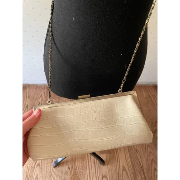 BANDOLINO Cream Ivory Crossbody Clutch - Picture 2 of 10